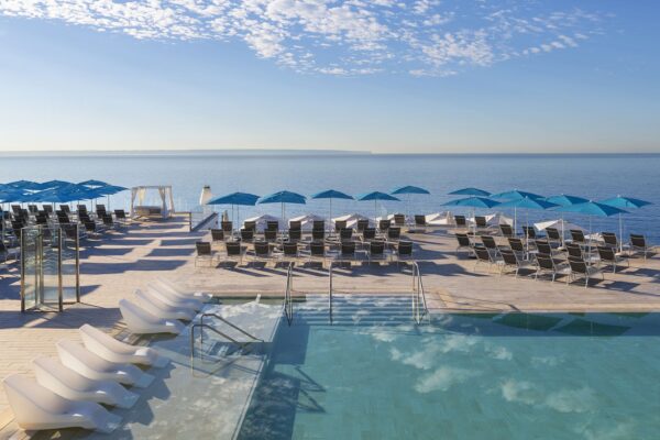 Elba Sunset Mallorca Pool Ausblick