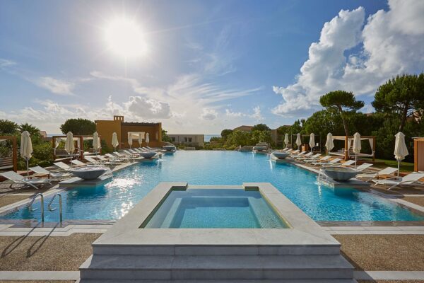 Westin Costa Navarino Außenpool