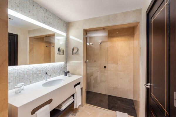 Lopesan Costa Meloneras Badezimmer